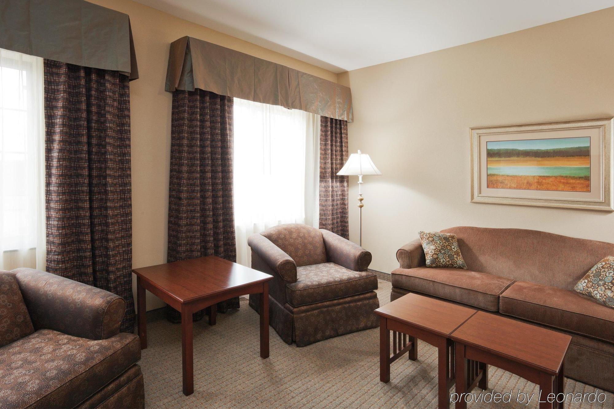 Westay Suites - Covington/Mandeville Room photo